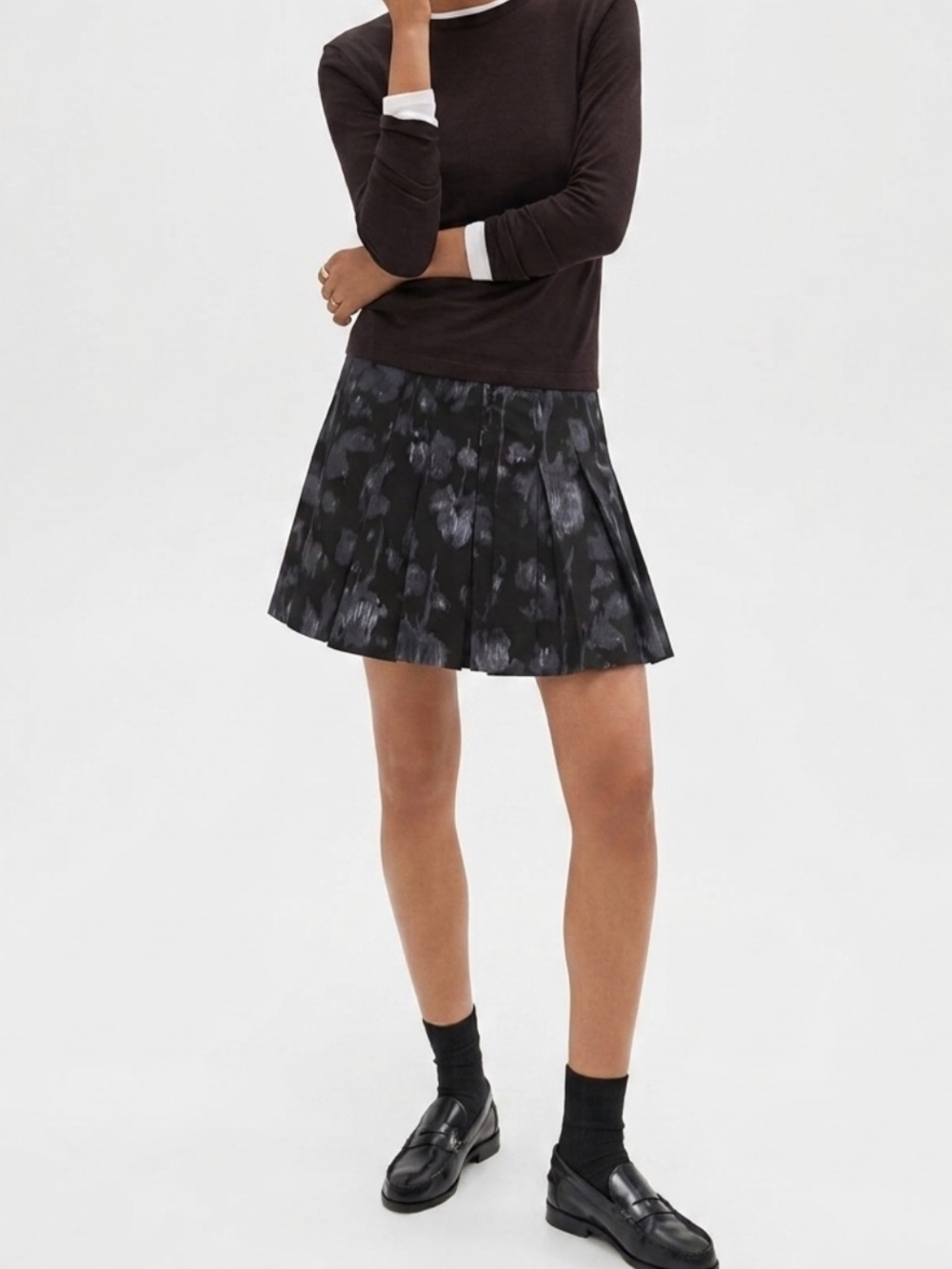 Theory Black and Gray A-line Pleated Patterned Mini Skirt. Size 0